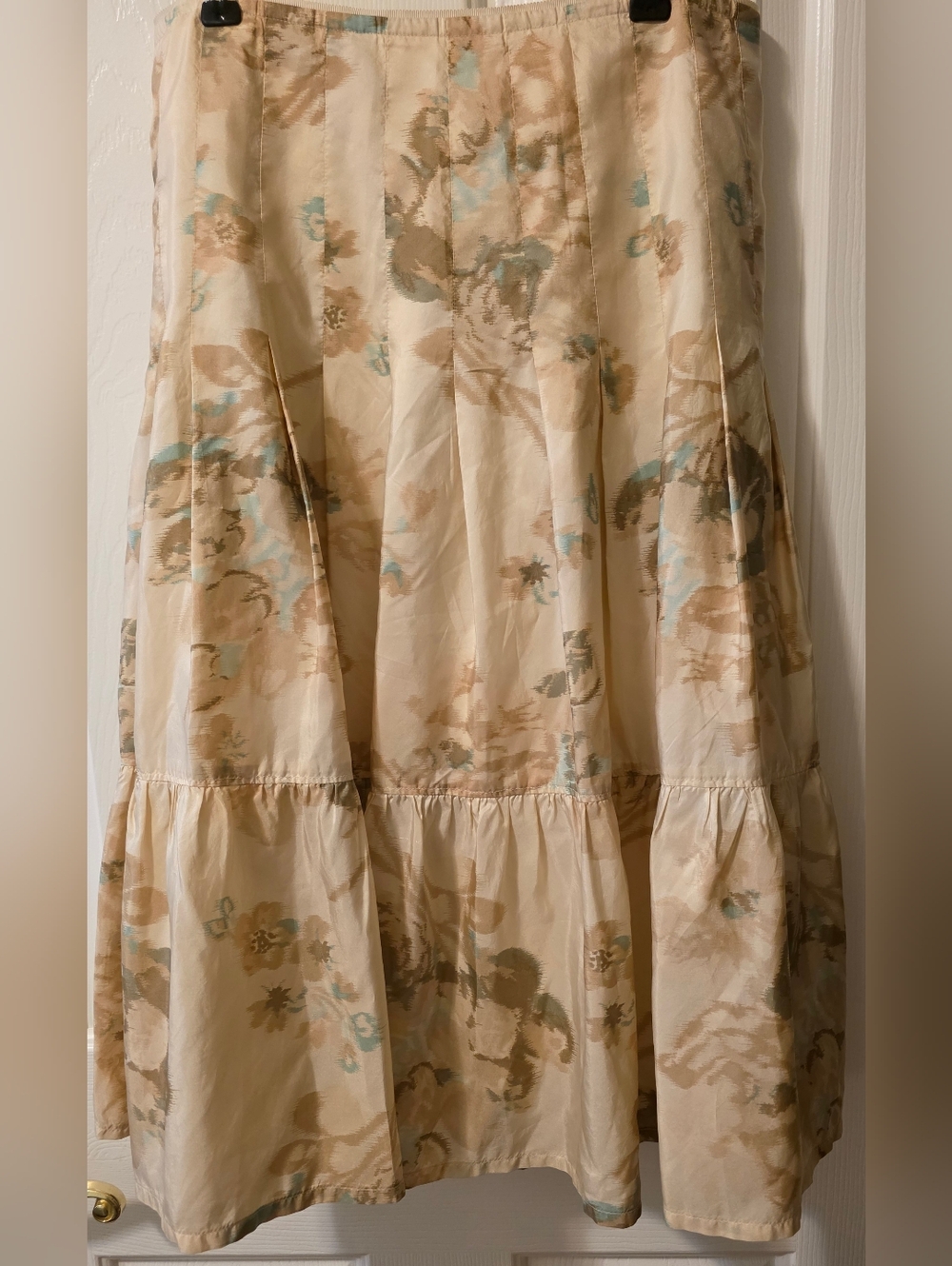 Banana Republic Cream Abstract Floral Pleated Tiered Midi Silk Skirt Size 2